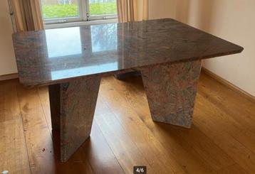 Natuurstenen tafel - eettafel - tuintafel beschikbaar voor biedingen