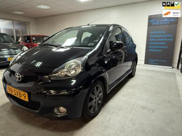 Toyota Aygo 1.0-12V Comfort Navigator Automaat! 2e eigenaar, beschikbaar voor biedingen