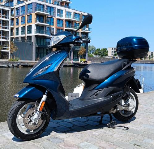Scooter Piaggio Fly 4t 50 cc, Fietsen en Brommers, Scooters | Piaggio, Gebruikt, Fly, Maximaal 45 km/u, Benzine, Ophalen