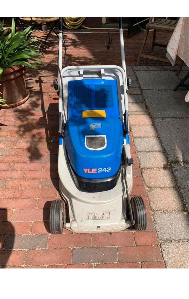 Yamaha YLE 242 Elektrische Grasmaaier, Tuin en Terras, Grasmaaiers, Gebruikt, Elektrische grasmaaier, 40 t/m 49 cm, Cirkelmaaier