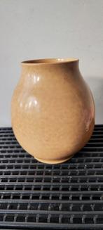 Adco 1003 beige geglazuurde luster keramieken vaas plm 15 cm, Gebruikt, Overige kleuren, Aardewerk of Porselein, Ophalen of Verzenden