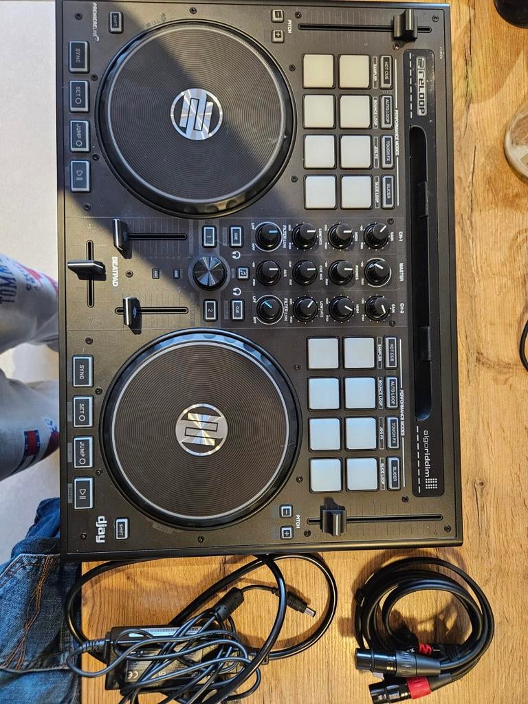 Reloop Beatpad 2 DJ Controller - Perfect voor Beginners!, Muziek en Instrumenten, Dj-sets en Draaitafels, Zo goed als nieuw, Dj-set