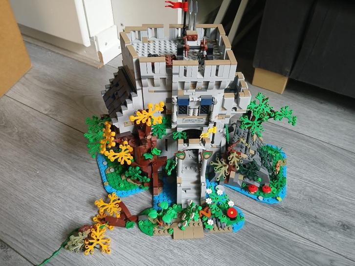 Lego bricklink 910001 castle in the forest, Kinderen en Baby's, Speelgoed | Duplo en Lego, Zo goed als nieuw, Lego, Complete set