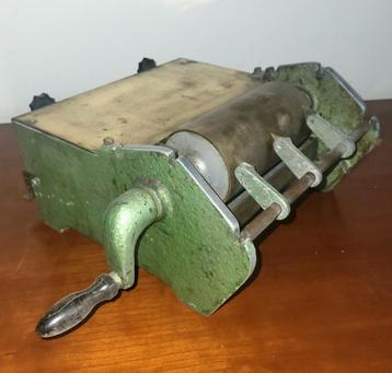 Vintage Etiketteermachine - Handbediend beschikbaar voor biedingen