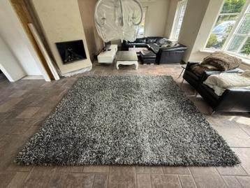Vloerkleed hoogpolig zwart wit 2.60 x 3.00 beschikbaar voor biedingen