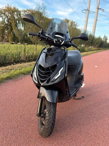 Full Option Zip 4t 50cc BROM 2017 beschikbaar voor biedingen