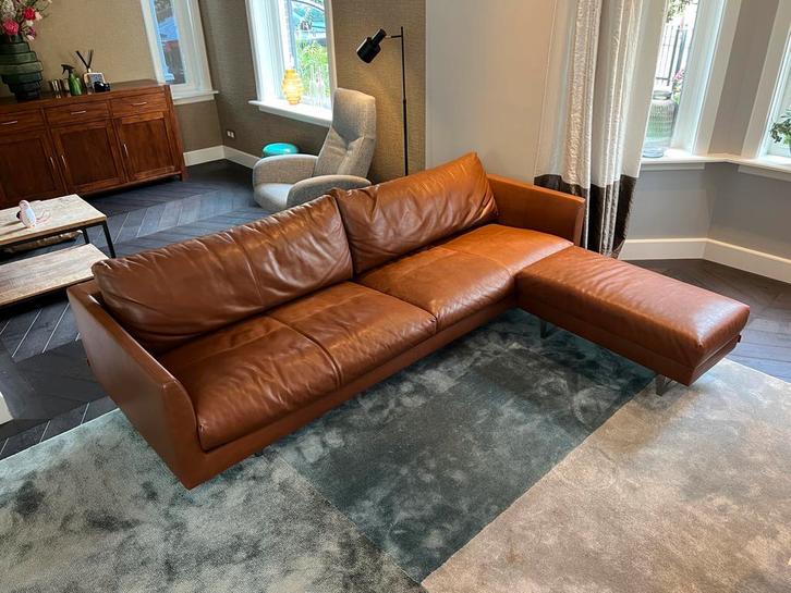 Montis Axel 4-zitsbank + poef - Rancho Castagna leer, Huis en Inrichting, Banken | Sofa's en Chaises Longues, Gebruikt, Vierpersoons of meer