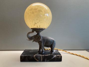 art deco lamp met olifant uit Parijs jaren 20 / 30 beschikbaar voor biedingen