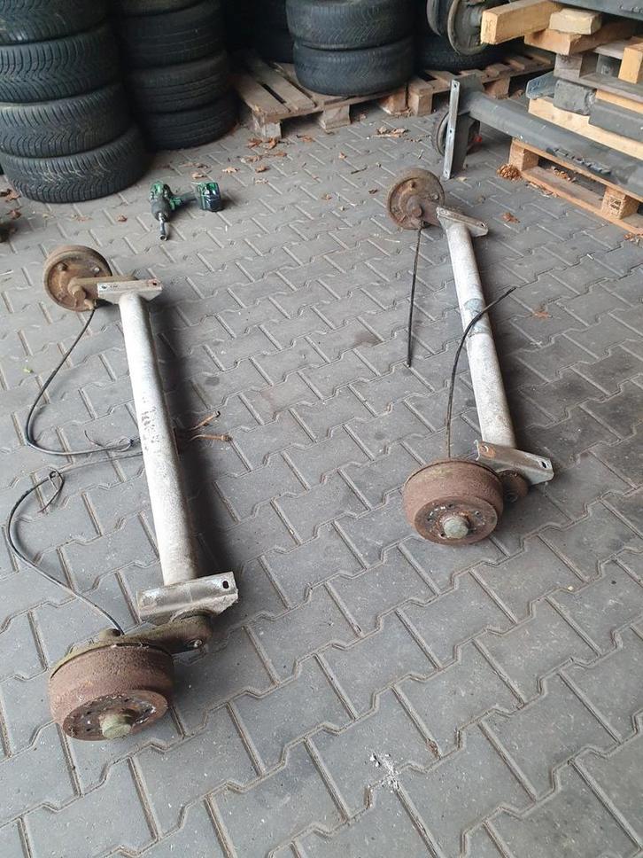 Jong gebruikte geremde aanhangerassen patm 80 TM 170, Auto diversen, Aanhangwagen-onderdelen, Ophalen of Verzenden