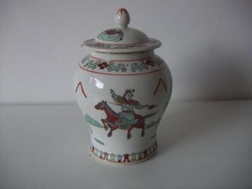 Nanking China porselein dekselpot jr.ca.1920. Strijders .... beschikbaar voor biedingen