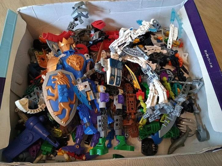 Grote doos Lego Bionicles, Kinderen en Baby's, Speelgoed | Bouwstenen, Zo goed als nieuw, Ophalen