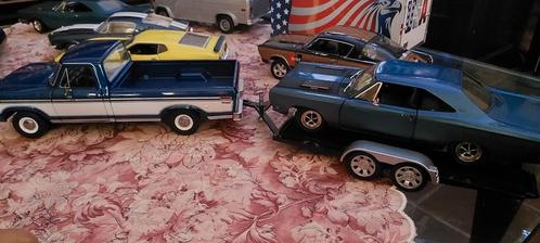 Ford pick-up auto trailer roadrunner lees text, Hobby en Vrije tijd, Modelauto's | 1:18, Zo goed als nieuw, Overige merken, Ophalen of Verzenden