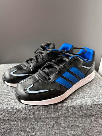 Adidas 38 2/3 beschikbaar voor biedingen