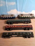 MARKLIN DB TREINSET 3034 EN 3037 EN 3 WAGONS, Hobby en Vrije tijd, Modeltreinen | H0, Wisselstroom, Treinset, Ophalen of Verzenden