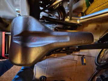 fiets zadel van SQlab beschikbaar voor biedingen