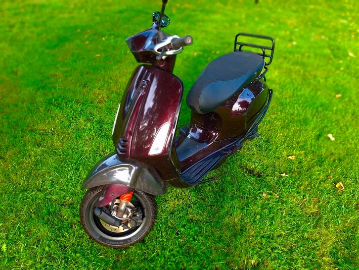 Super mooie vespa Sprint, Fietsen en Brommers, Scooters | Vespa, Zo goed als nieuw, Overige modellen, Benzine, Ophalen