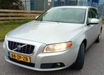 Volvo V70 2.0 2008 Grijs, Auto's, Voorwielaandrijving, Zwart, 4 cilinders, Handgeschakeld
