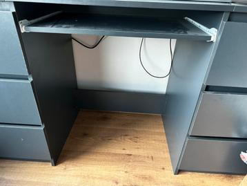 Bureau. Vandaag gratis afhalen - afbeelding 1