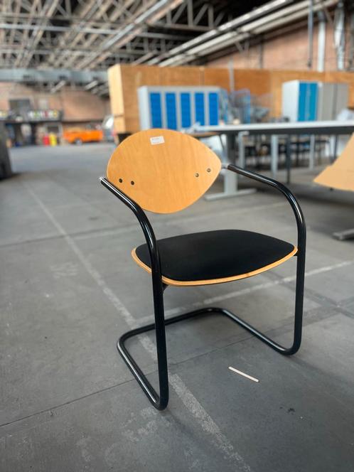 Vintage Stoel - Zwart Metaal & Hout, Huis en Inrichting, Stoelen, Gebruikt, Twee, Hout, Zwart, Ophalen