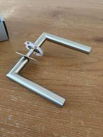 Deurkruk RVS geborsteld NIEUW, Doe-het-zelf en Verbouw, Hang- en Sluitwerk, Ophalen of Verzenden, Nieuw, Rvs, Klink of Kruk