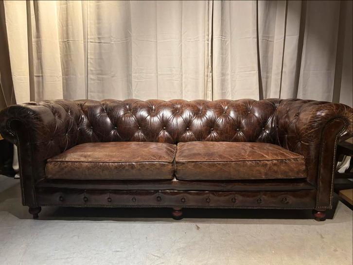 Ralph Lauren Chesterfield Bank - Craquelé Leer, Huis en Inrichting, Banken | Bankstellen, Gebruikt, Rechte bank, Tweepersoons