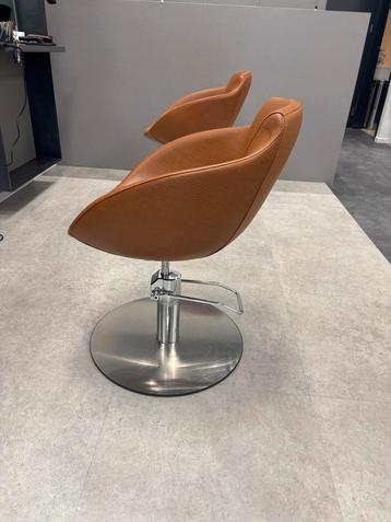6 Kappersstoelen Bruin Leer beschikbaar voor biedingen