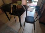 Eettafeltje met twee stoelen, Ophalen, Zo goed als nieuw, 4 tot 6 stoelen
