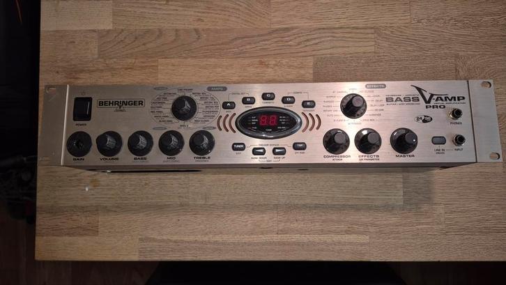 Behringer Bass V-AMP, Muziek en Instrumenten, Effecten, Gebruikt, Multi-effect, Ophalen of Verzenden