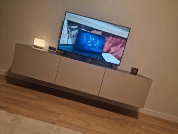 Tv meubel besta ikea met 3 lappviken deuren beschikbaar voor biedingen