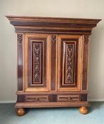 Stijlvolle tweedeurs kussenkast met 2 planken en 2 laden., Ophalen of Verzenden