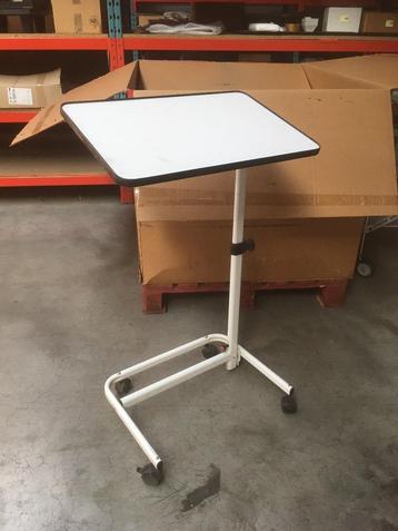 Schrijftafel | bijzettafel | Staantafel | Lessenaar  beschikbaar voor biedingen