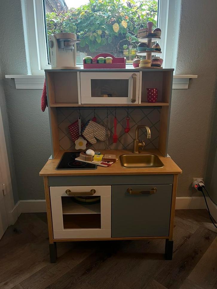 Blauw-groene gepimpte Ikea speelkeuken: in goede staat, Kinderen en Baby's, Speelgoed | Speelkeukens, Gebruikt, Ophalen