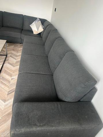 Bank met kleine schade - gratis ophale beschikbaar voor biedingen