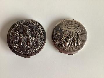 2 oude poederdozen met Hollands decor beschikbaar voor biedingen