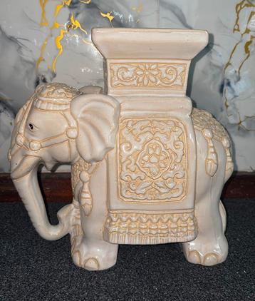 OLIFANT BIJZETTAFELTJE beschikbaar voor biedingen