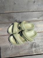 Puffy slippers, Kleding | Dames, Schoenen, Geen idee, Ophalen of Verzenden, Geen idee, Nubikk