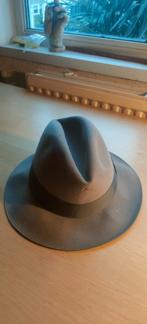 Broadway pet met lichte beschadiging, Ophalen of Verzenden, Zo goed als nieuw, One size fits all