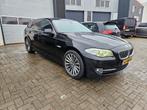 BMW 5-Serie 528I Touring 190KW Aut8 2011 6 cil, Auto's, Zwart, Origineel Nederlands, Parkeersensor, Onderhoudsboekje