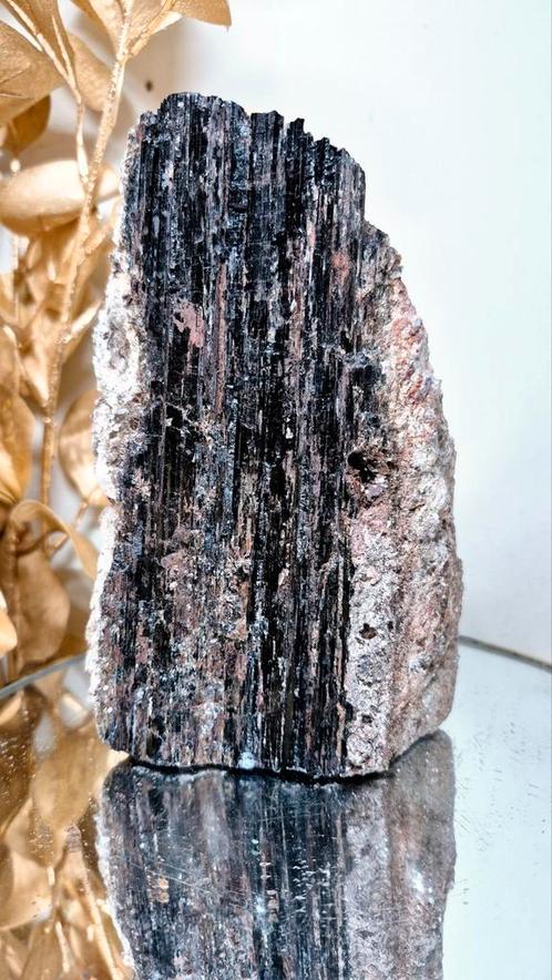 Zwarte Toermalijn met Mica, Verzamelen, Mineralen en Fossielen, Mineraal, Verzenden