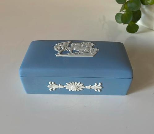 Wedgwood Jasperware dekseldoosje Odysseus, Verzamelen, Porselein, Kristal en Bestek, Zo goed als nieuw, Ophalen of Verzenden
