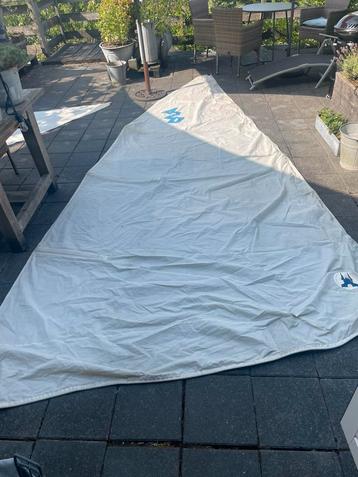 grootzeil 420. beschikbaar voor biedingen