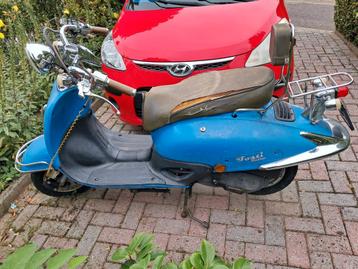 Fosti Retro bromscooter te koop van bouwjaar 2012 beschikbaar voor biedingen