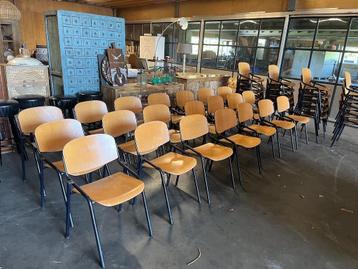41 Eromes Stoelen/Schoolstoelen beschikbaar voor biedingen