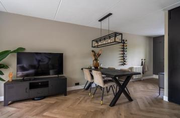 Eettafel zwart hout Xara 180x90x76 inclusief stoelen
