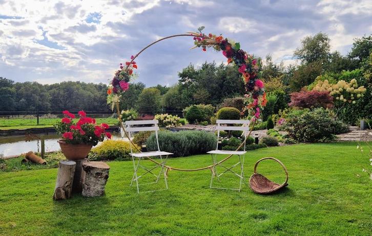 ●Backdrop met bloemen huren /trouwboog la fete boheme ♡, Hobby en Vrije tijd, Feestartikelen | Verhuur, Zo goed als nieuw, Geboorte of Huwelijk