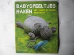 Babyspeeltjes haken door Annemarie Arts., Patroon of Boek, Ophalen of Verzenden, Zo goed als nieuw, Haken