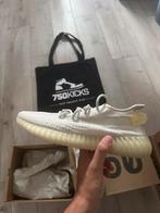 Yeezy Boost 350 V2 Light UV Reflective GY3438 Maat EU45 1/3, Kleding | Heren, Schoenen, Overige kleuren, Yeezy, Nieuw, Sneakers of Gympen