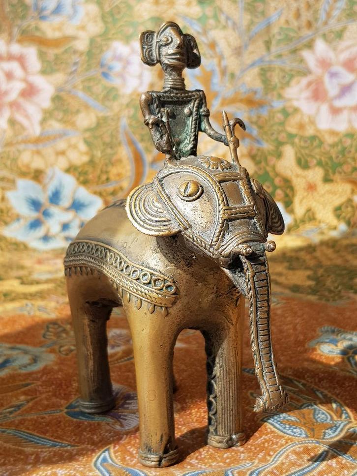 Antiek brons beeldje uit India olifant met berijder 14,8 cm., Antiek en Kunst, Kunst | Niet-Westerse kunst, Ophalen of Verzenden
