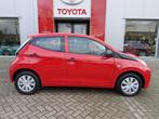 Toyota Aygo 1.0 VVT-i x-now AIRCO | EERSTE EIGENAAR | BETROU, Auto's, Voorwielaandrijving, Stof, Gebruikt, Euro 6