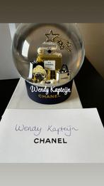 €130,- Chanel VIP gift globe sneeuwbal sneeuwglobe 2025-2026, Ophalen of Verzenden, Nieuw, Miniatuur
